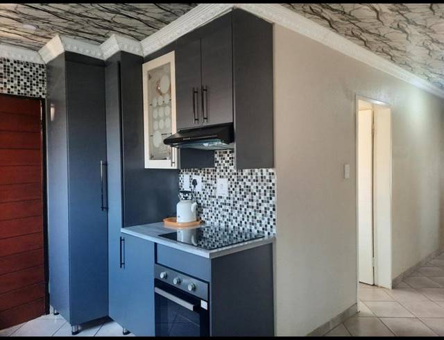 3 BEDROOM HOUSE FOR SALE IN BEVERLY HILLS